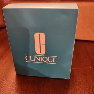 NWT Clinique Product Sample Box
